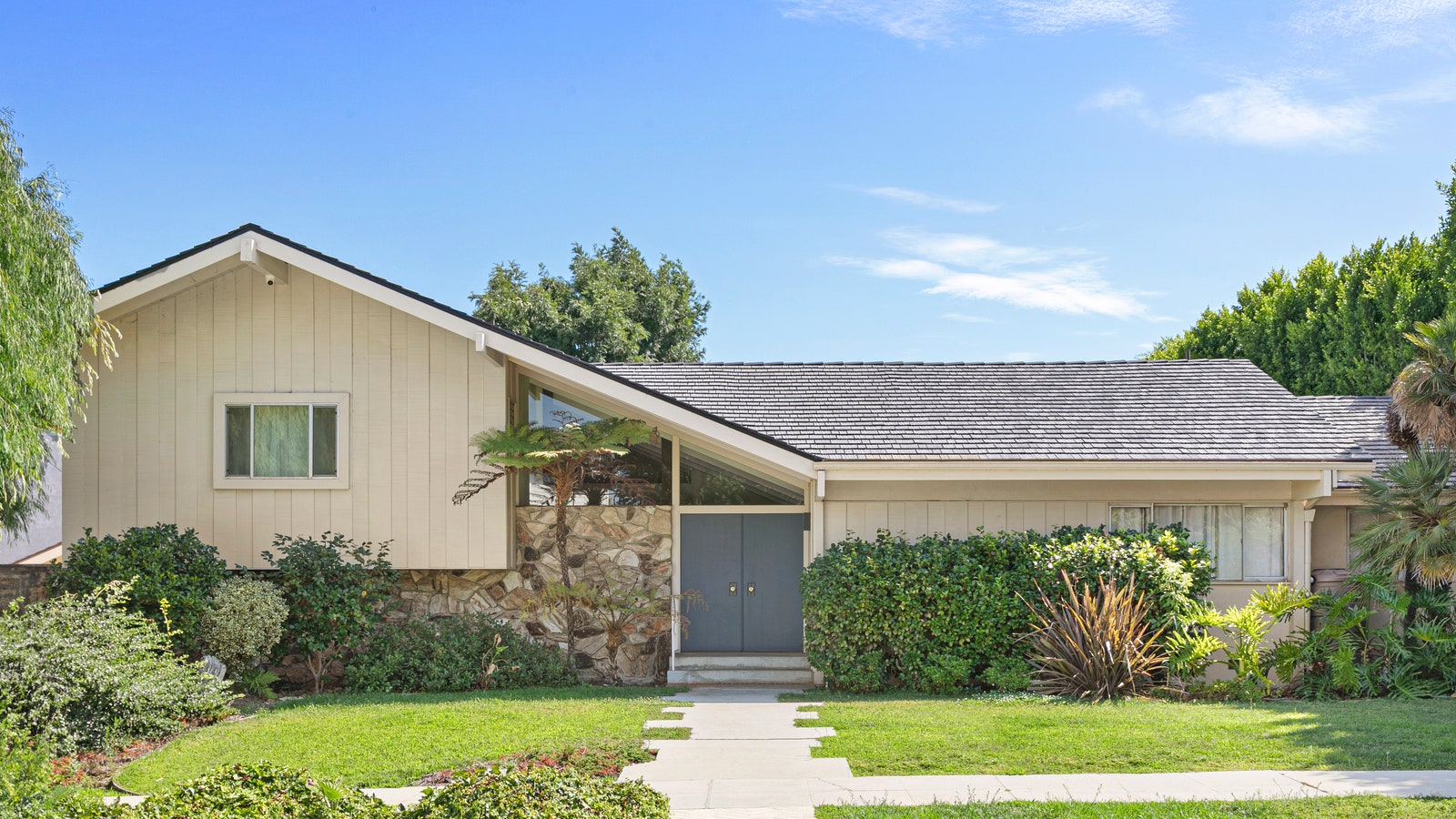 The Brady Bunch House in LA Sells for a Steal